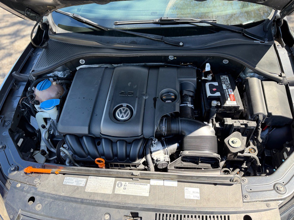 2013 Volkswagen Passat Image 9