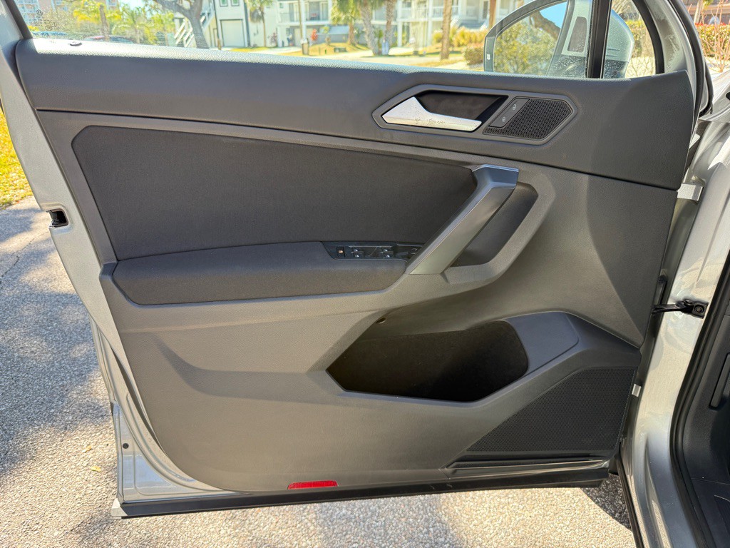 2021 Volkswagen Tiguan Image 11