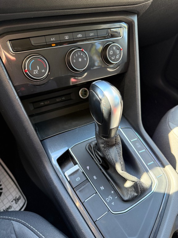 2021 Volkswagen Tiguan Image 22