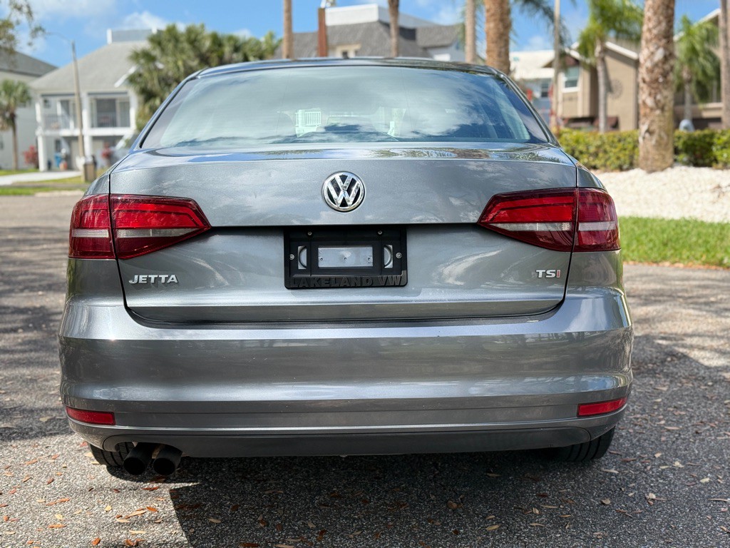 2016 Volkswagen Jetta Image 4