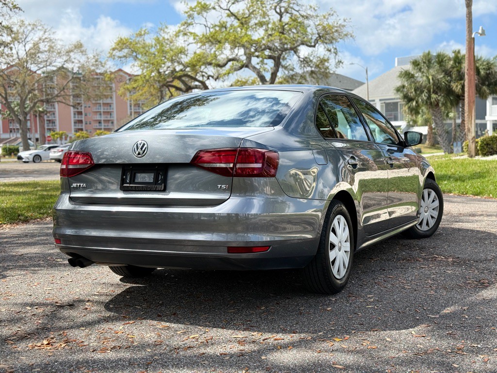 2016 Volkswagen Jetta Image 5