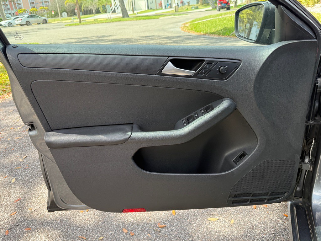 2016 Volkswagen Jetta Image 11