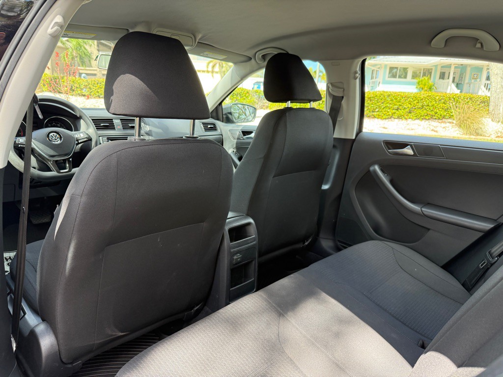 2016 Volkswagen Jetta Image 13