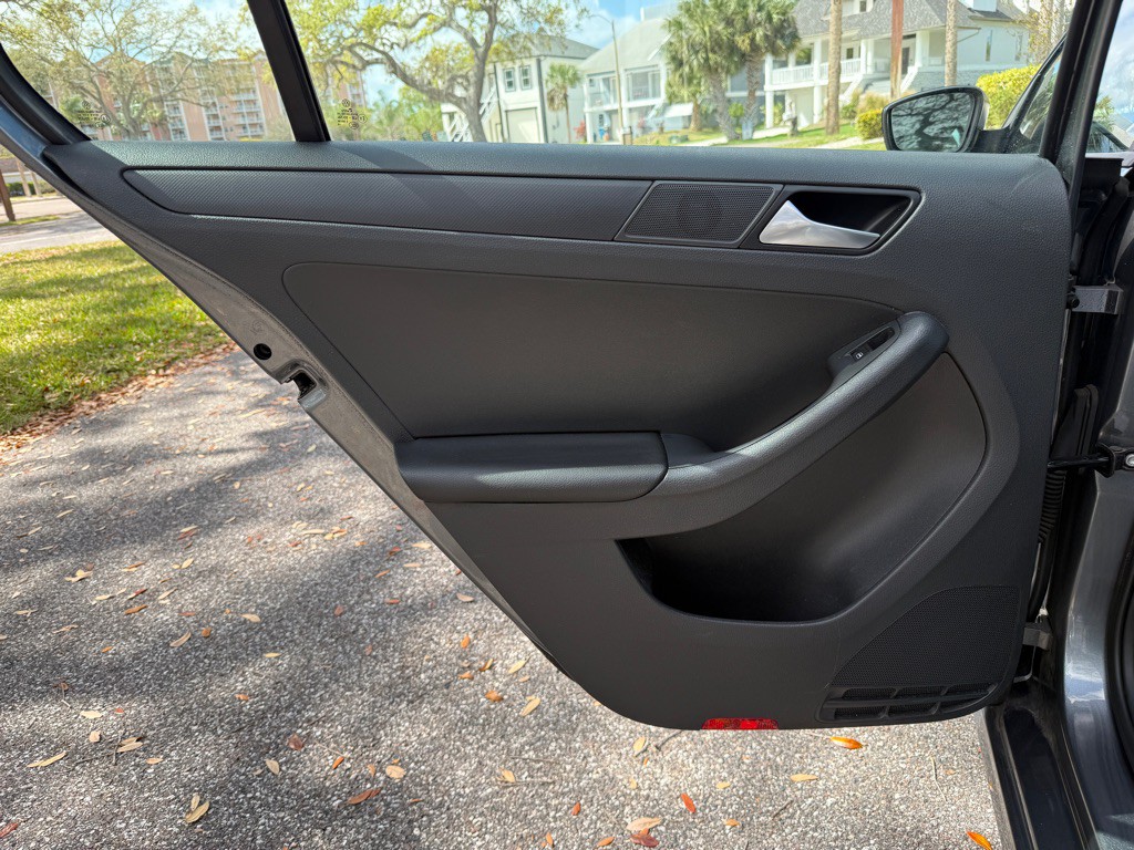2016 Volkswagen Jetta Image 14