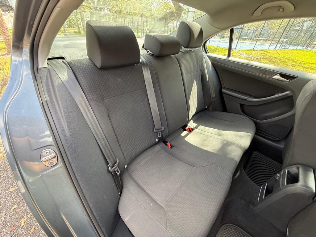 2016 Volkswagen Jetta Image 16