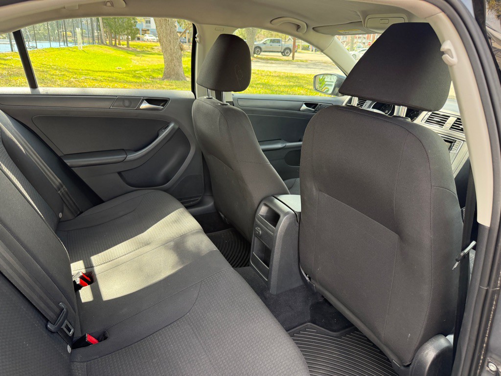 2016 Volkswagen Jetta Image 17