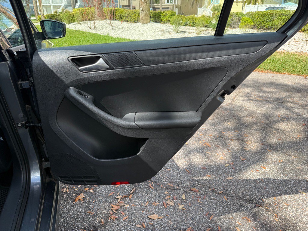 2016 Volkswagen Jetta Image 18