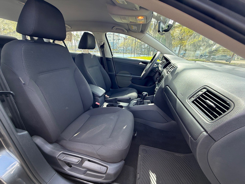 2016 Volkswagen Jetta Image 19