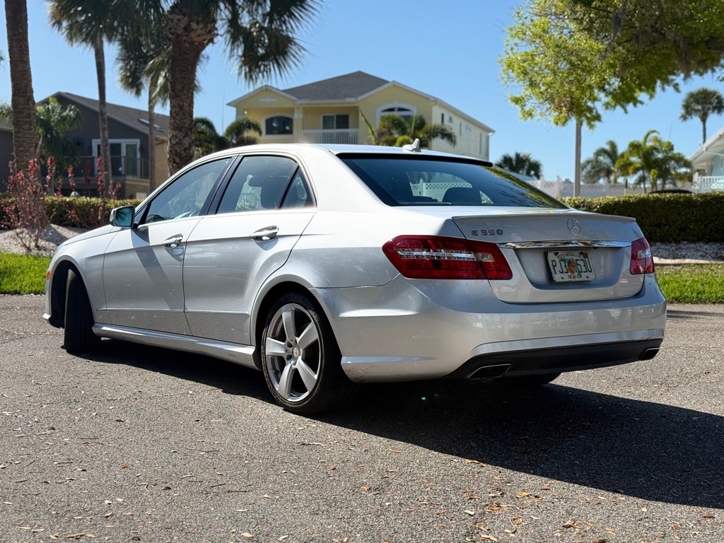 2011 Mercedes-Benz E-Class Image 3