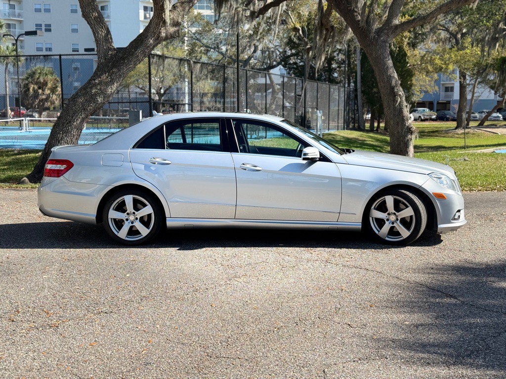 2011 Mercedes-Benz E-Class Image 6