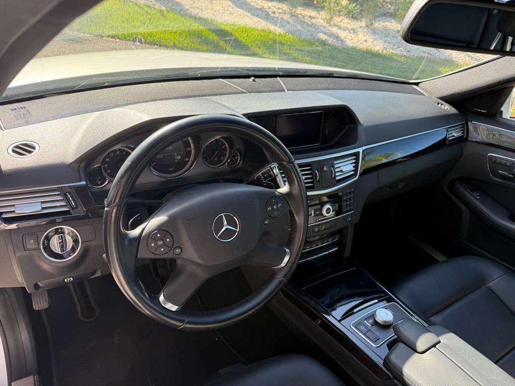 2011 Mercedes-Benz E-Class Image 11