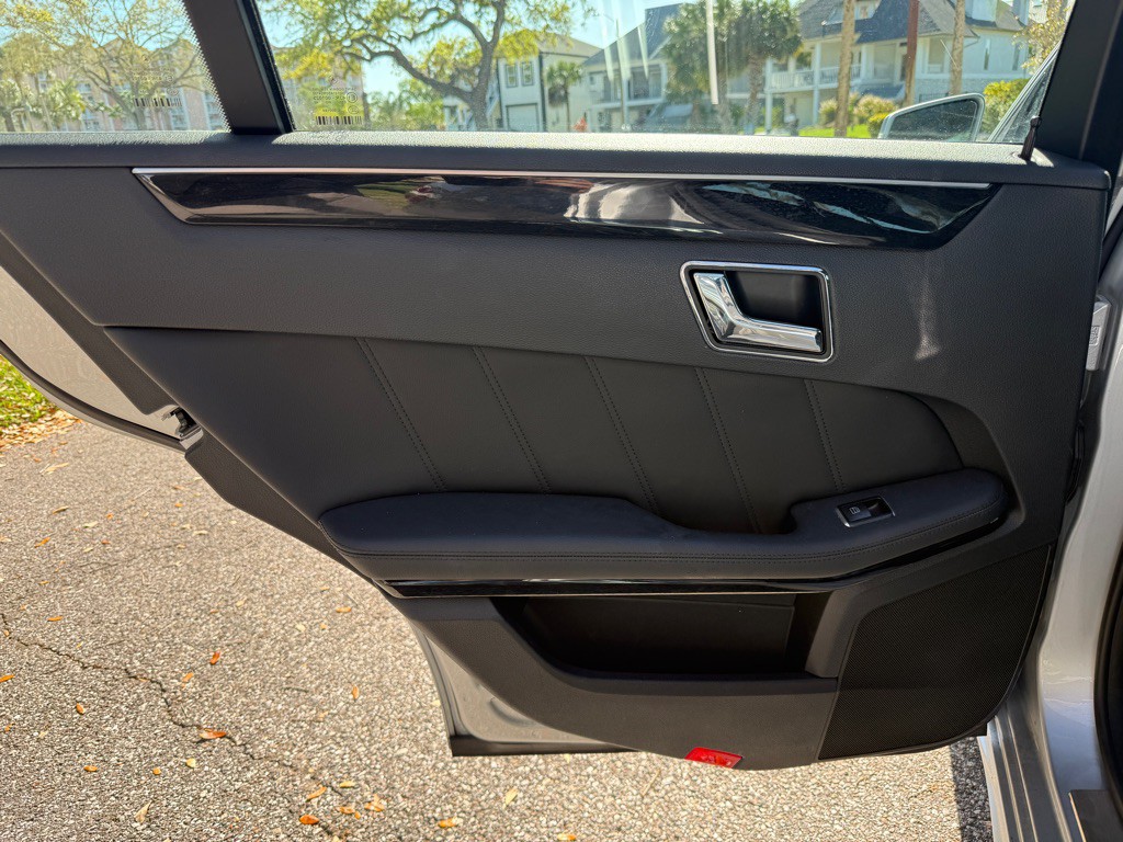 2011 Mercedes-Benz E-Class Image 15