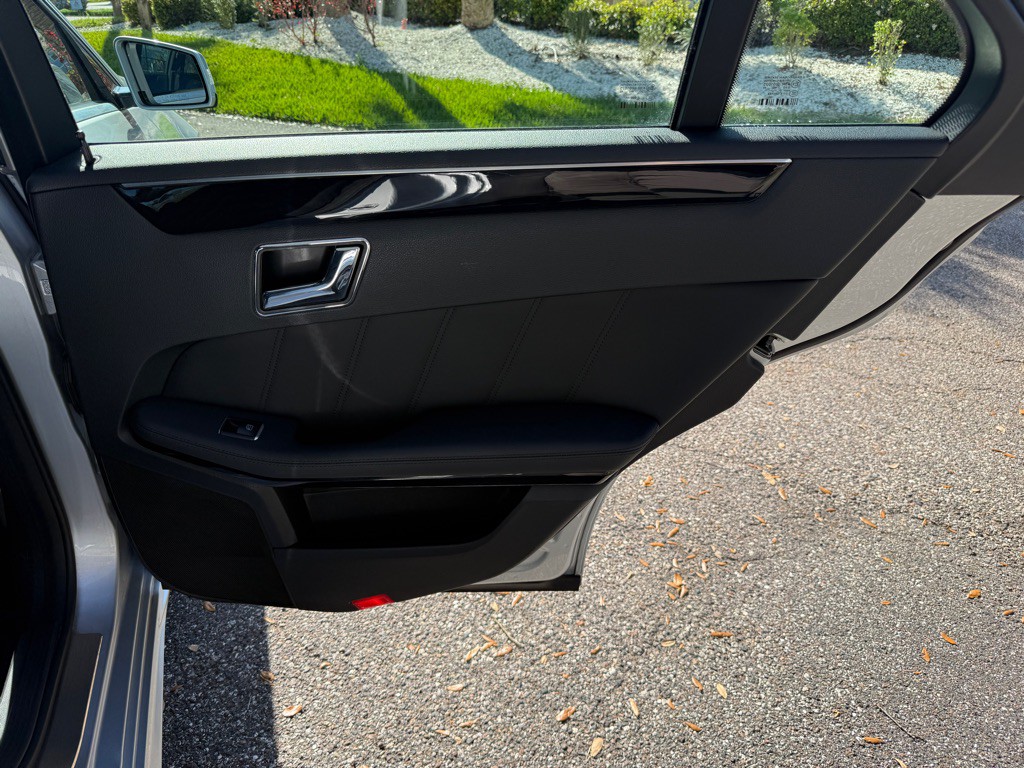 2011 Mercedes-Benz E-Class Image 19