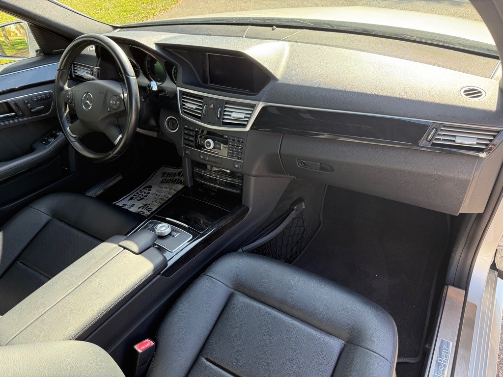 2011 Mercedes-Benz E-Class Image 21