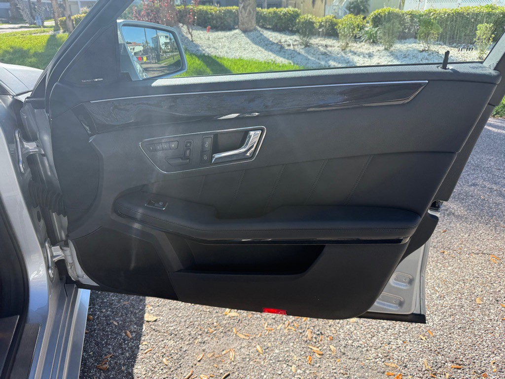 2011 Mercedes-Benz E-Class Image 22