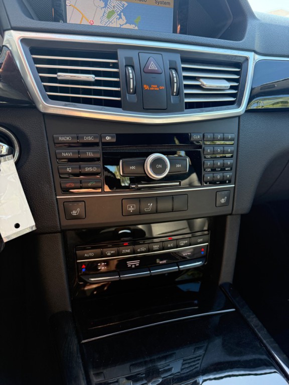 2011 Mercedes-Benz E-Class Image 25