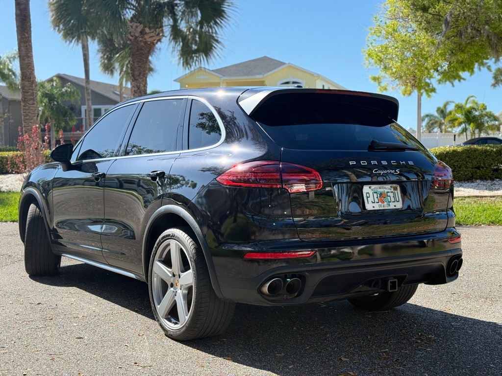 2016 Porsche Cayenne Image 3