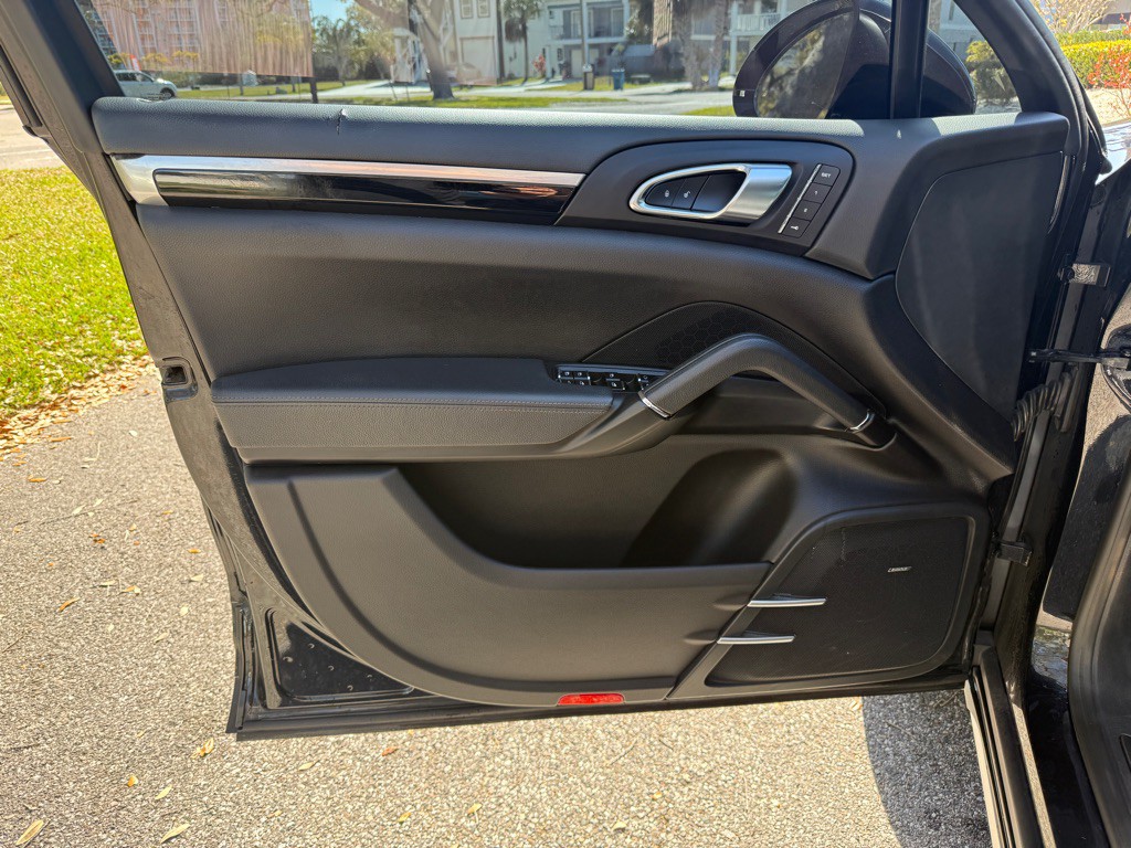 2016 Porsche Cayenne Image 10