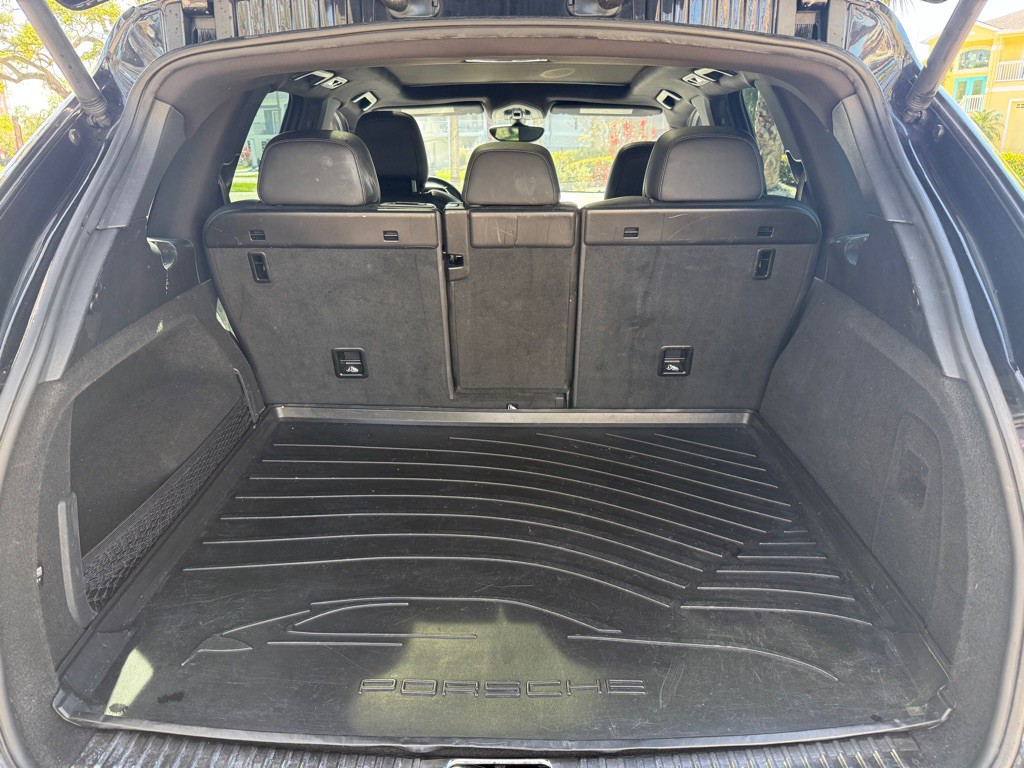 2016 Porsche Cayenne Image 14