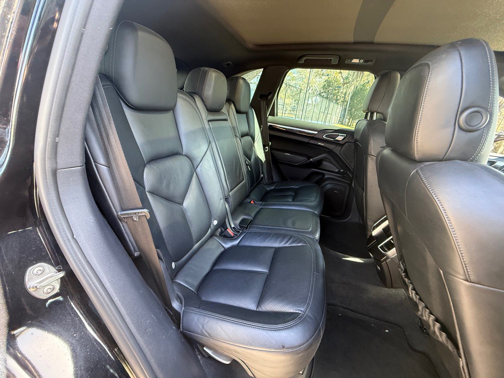 2016 Porsche Cayenne Image 15
