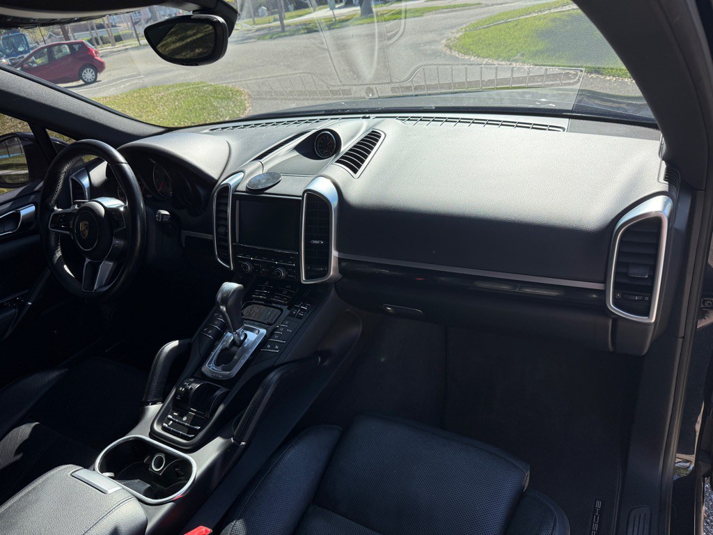 2016 Porsche Cayenne Image 19