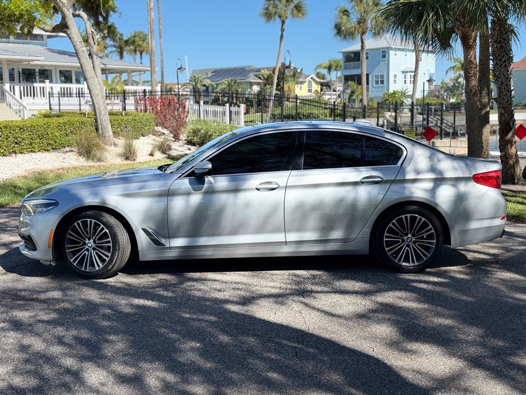 2019 BMW 5 Series Image 2