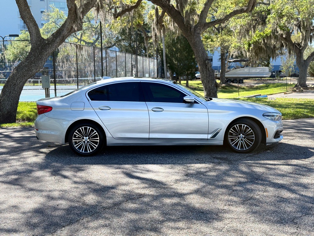 2019 BMW 5 Series Image 6