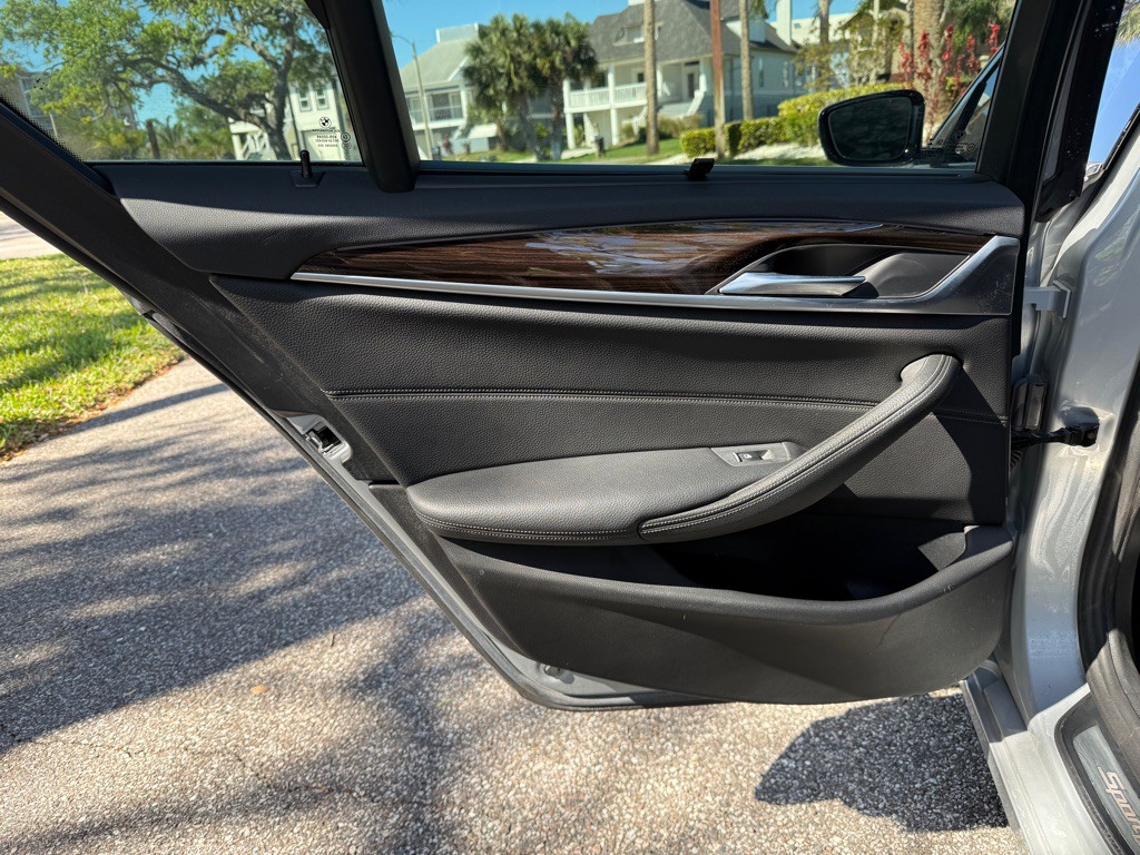 2019 BMW 5 Series Image 14