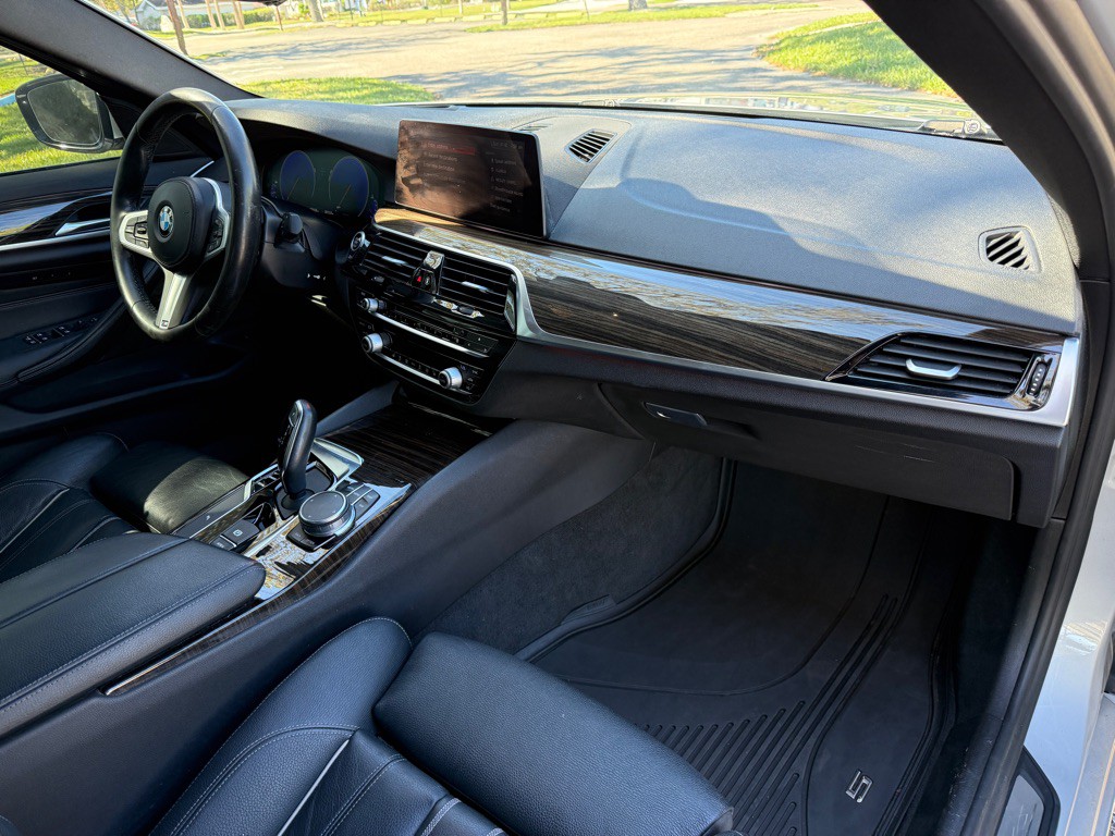 2019 BMW 5 Series Image 19