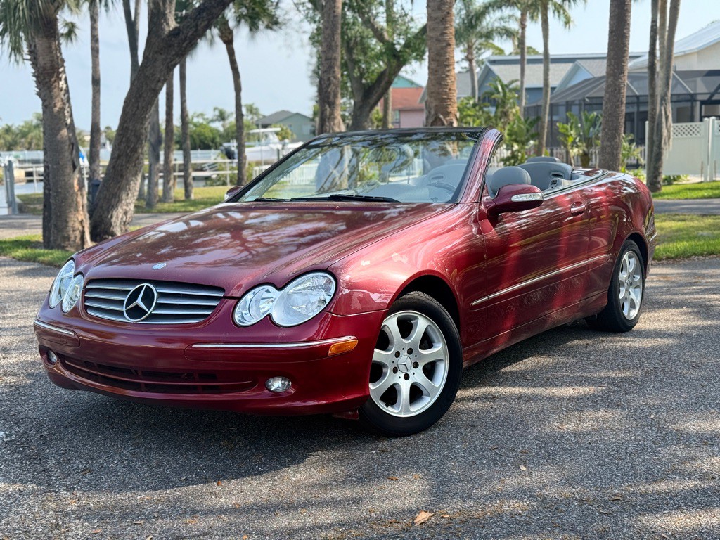 2004 Mercedes-Benz CLK-Class Image 1
