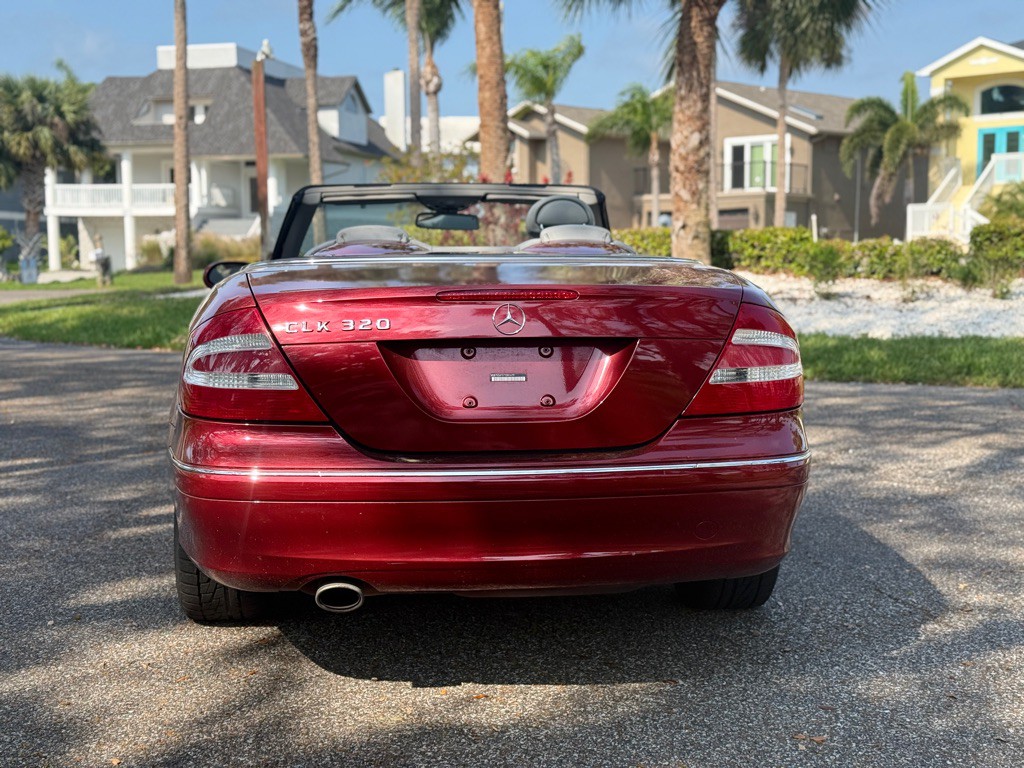 2004 Mercedes-Benz CLK-Class Image 5