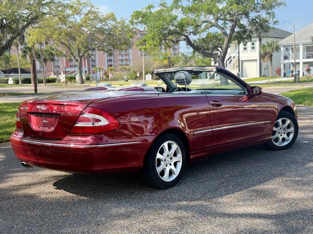2004 Mercedes-Benz CLK-Class Image 6