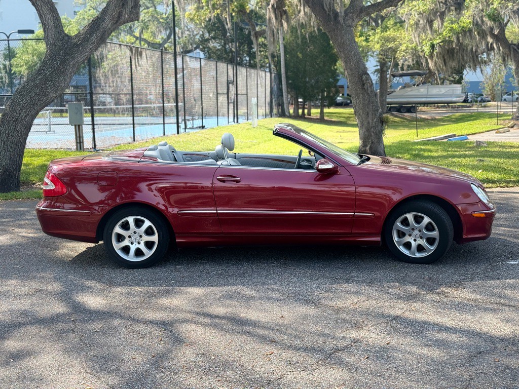2004 Mercedes-Benz CLK-Class Image 7