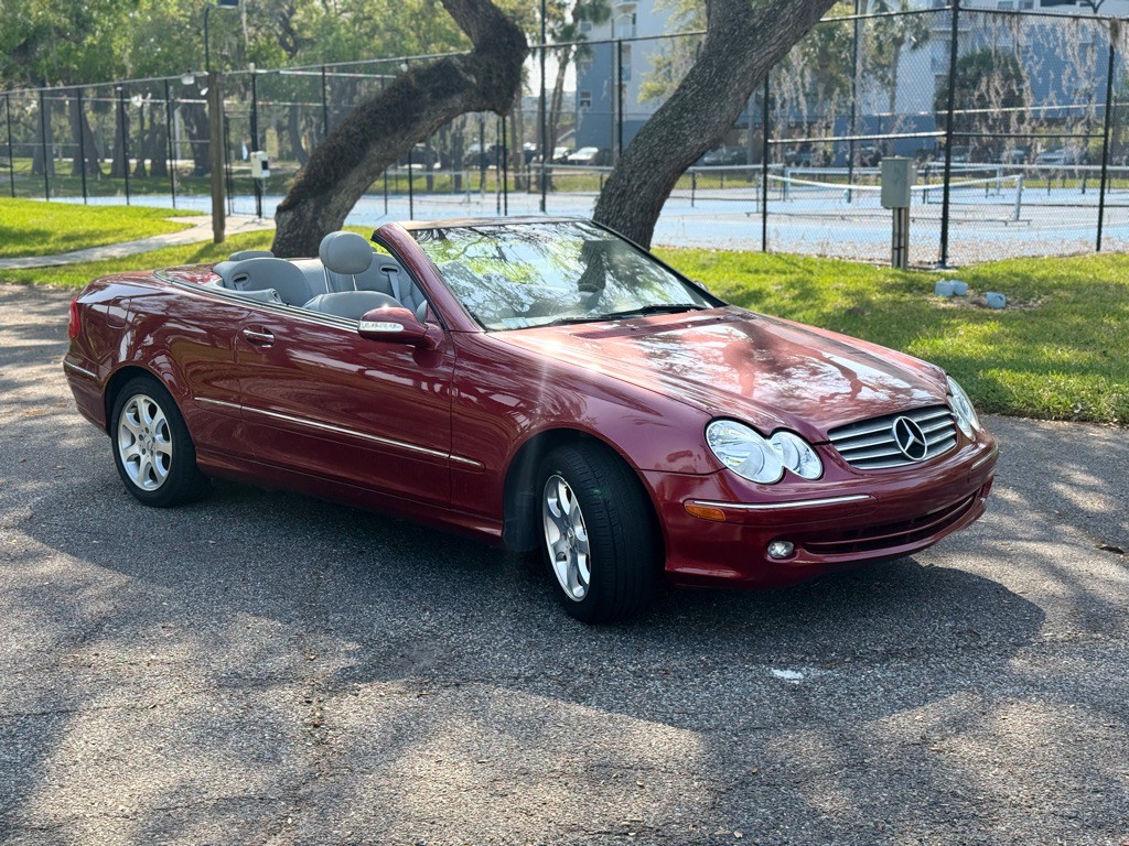 2004 Mercedes-Benz CLK-Class Image 8