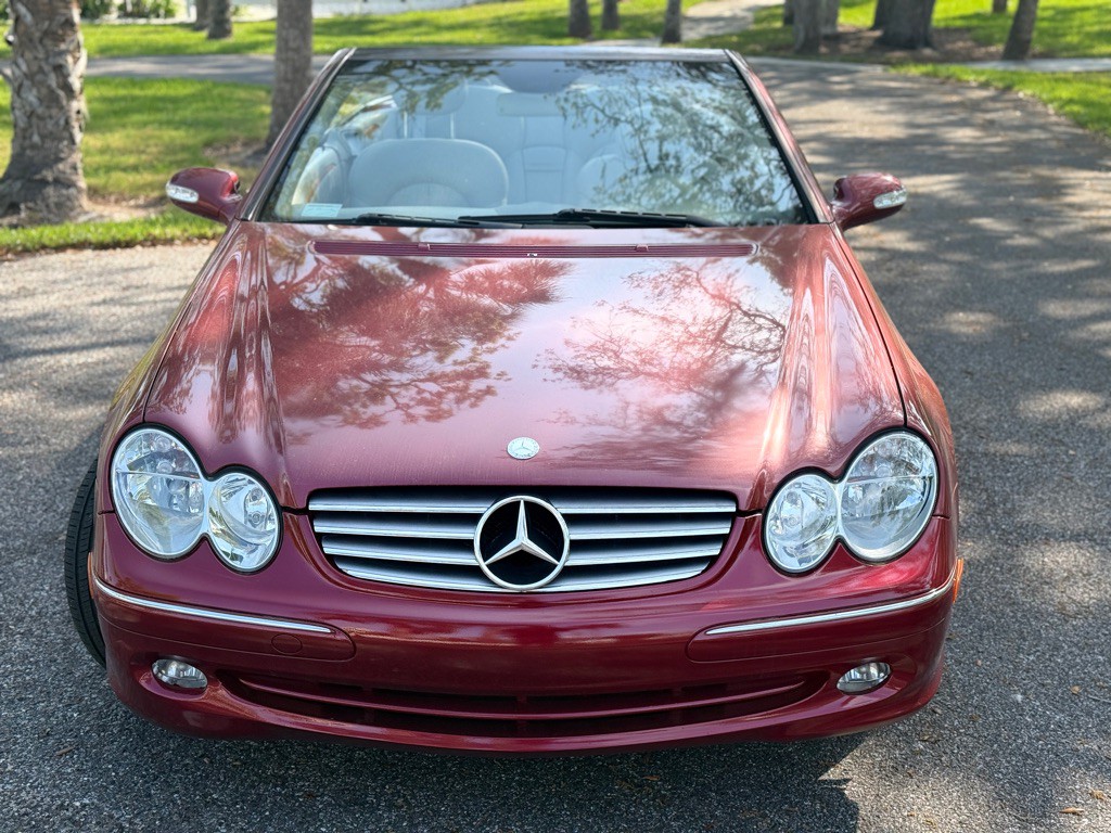 2004 Mercedes-Benz CLK-Class Image 9