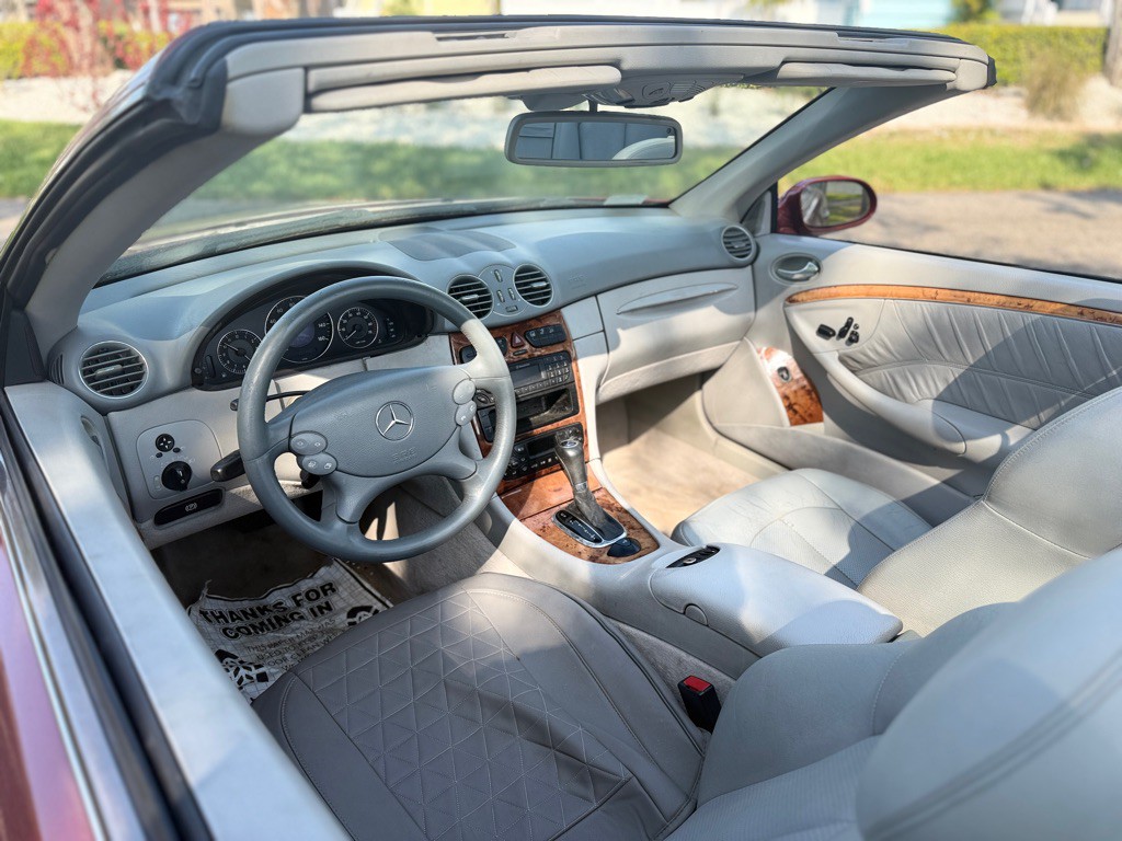 2004 Mercedes-Benz CLK-Class Image 11