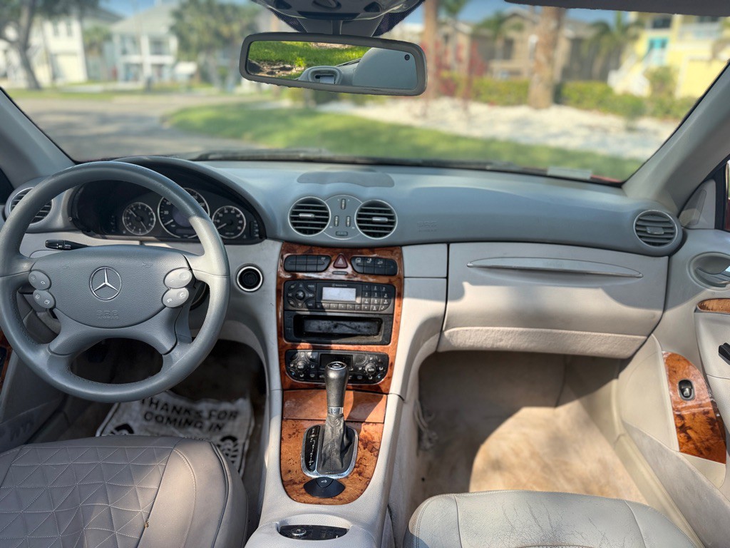 2004 Mercedes-Benz CLK-Class Image 15
