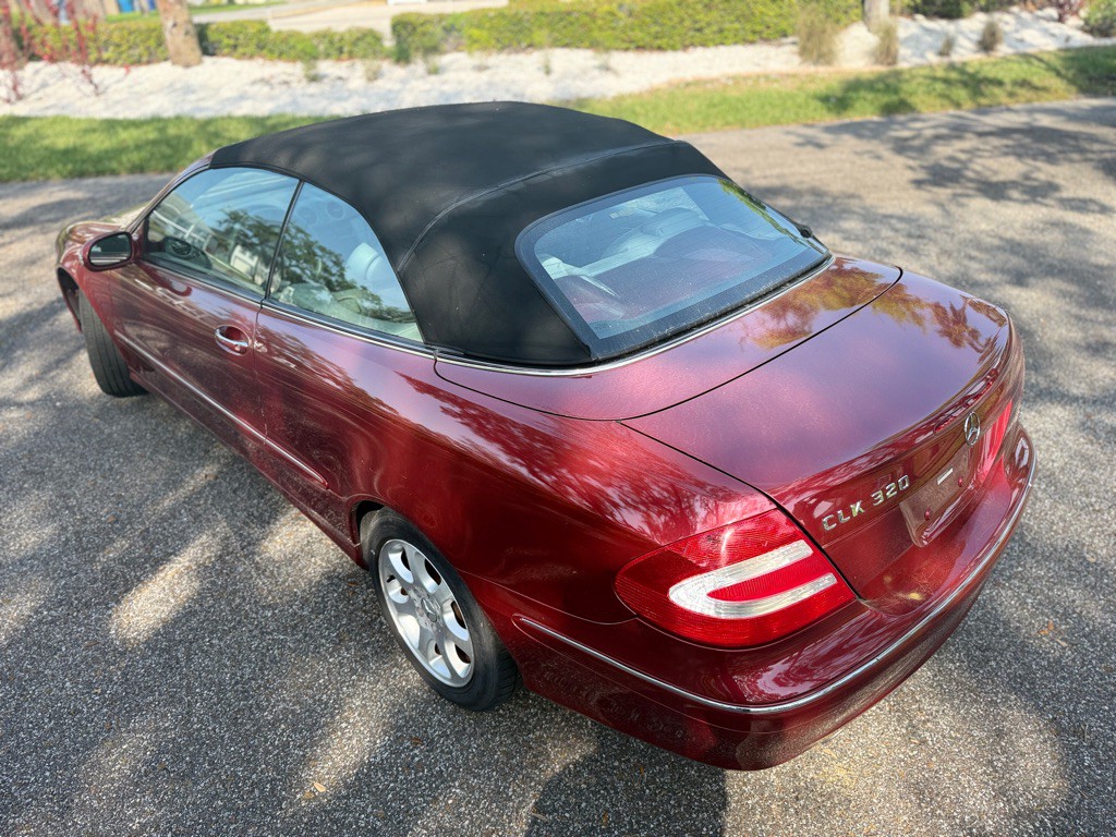 2004 Mercedes-Benz CLK-Class Image 22