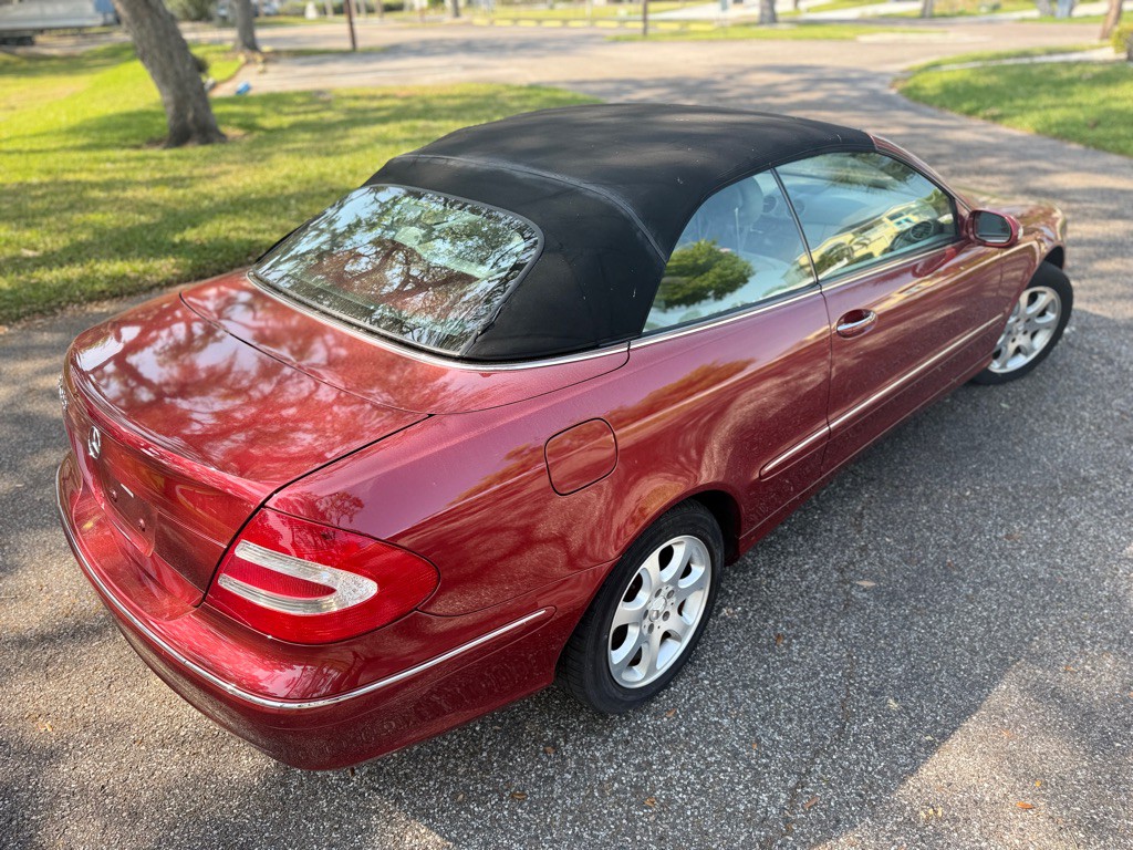 2004 Mercedes-Benz CLK-Class Image 23