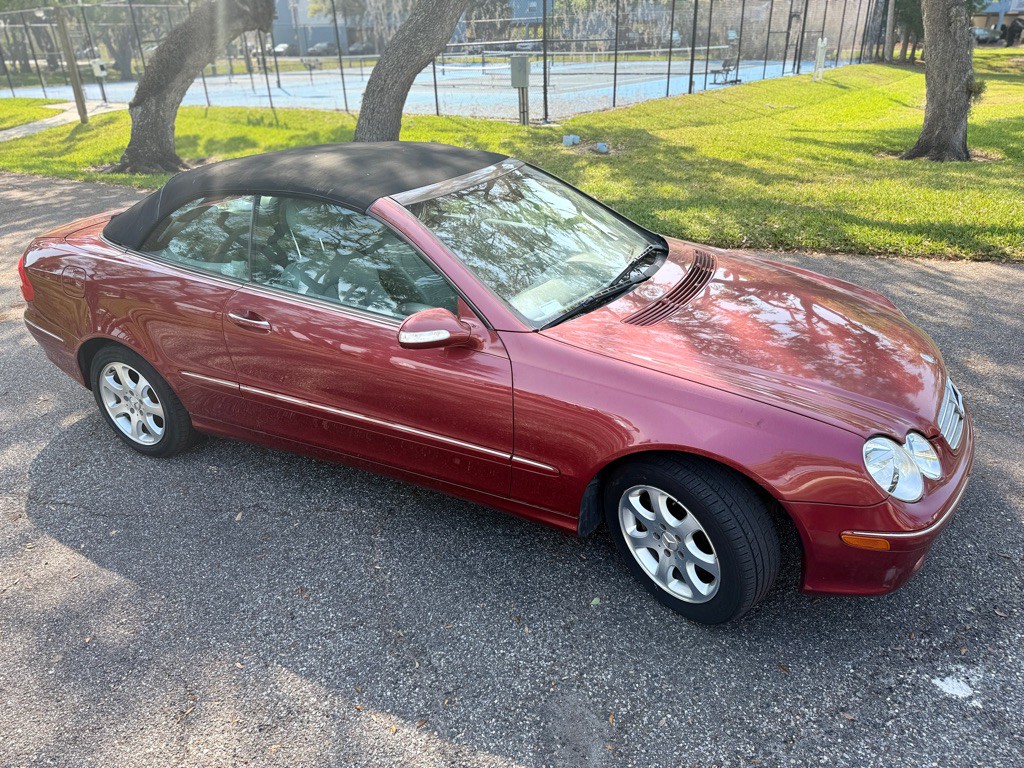 2004 Mercedes-Benz CLK-Class Image 24