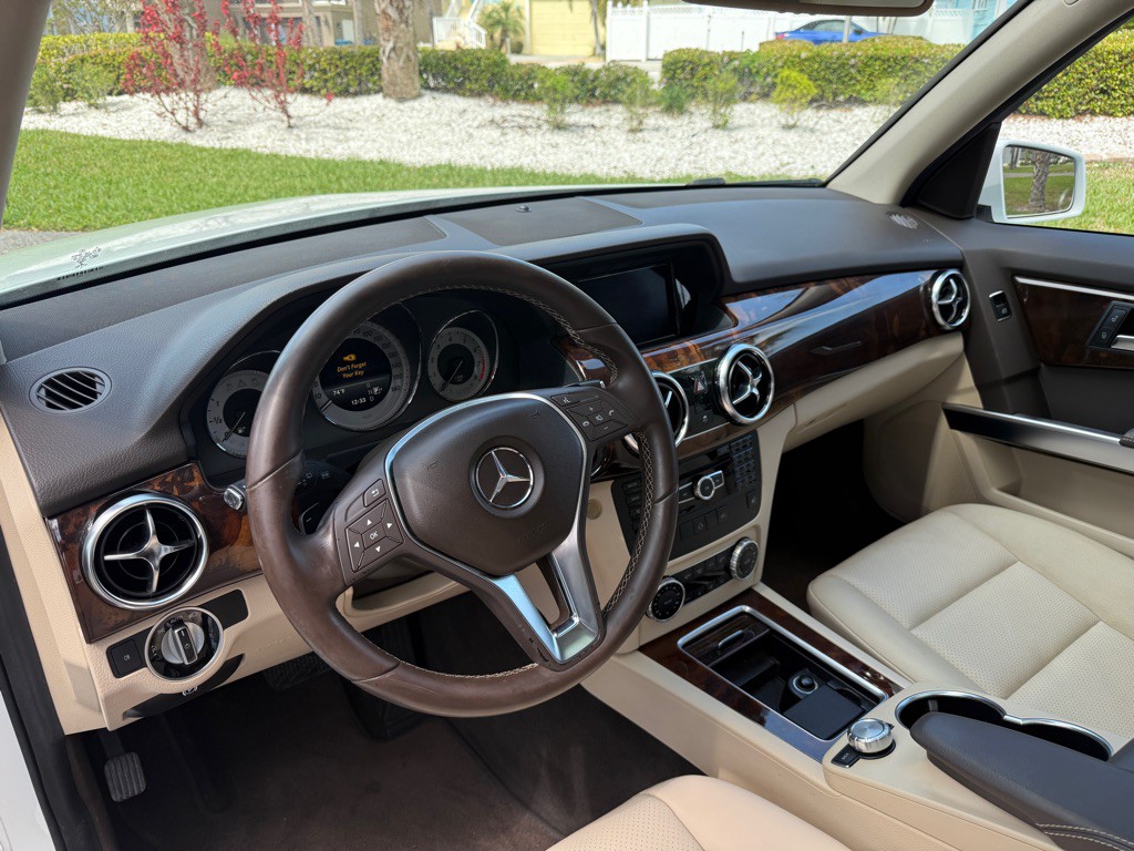 2015 Mercedes-Benz GLK-Class Image 11