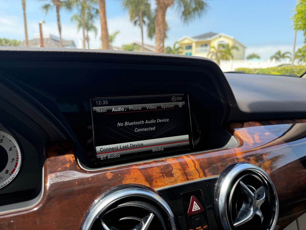 2015 Mercedes-Benz GLK-Class Image 24