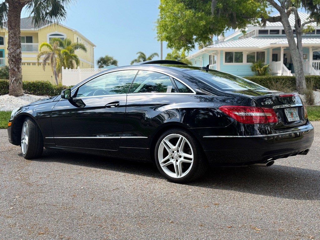 2011 Mercedes-Benz E-Class Image 3
