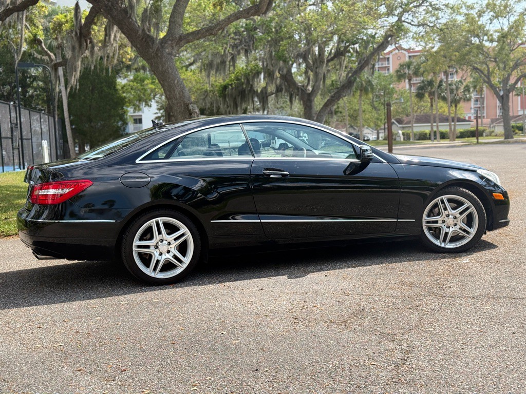 2011 Mercedes-Benz E-Class Image 5