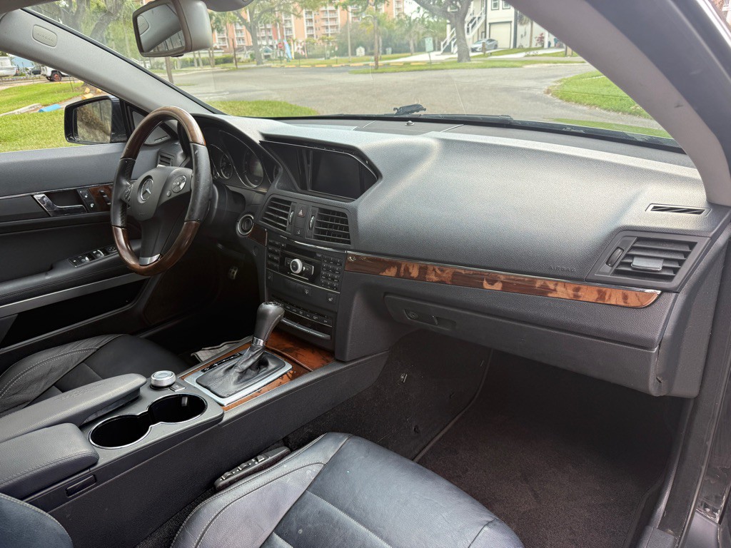 2011 Mercedes-Benz E-Class Image 16