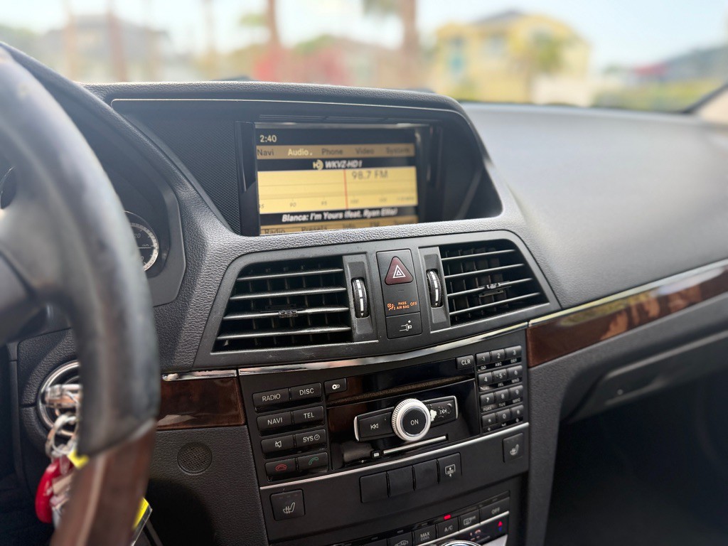 2011 Mercedes-Benz E-Class Image 19