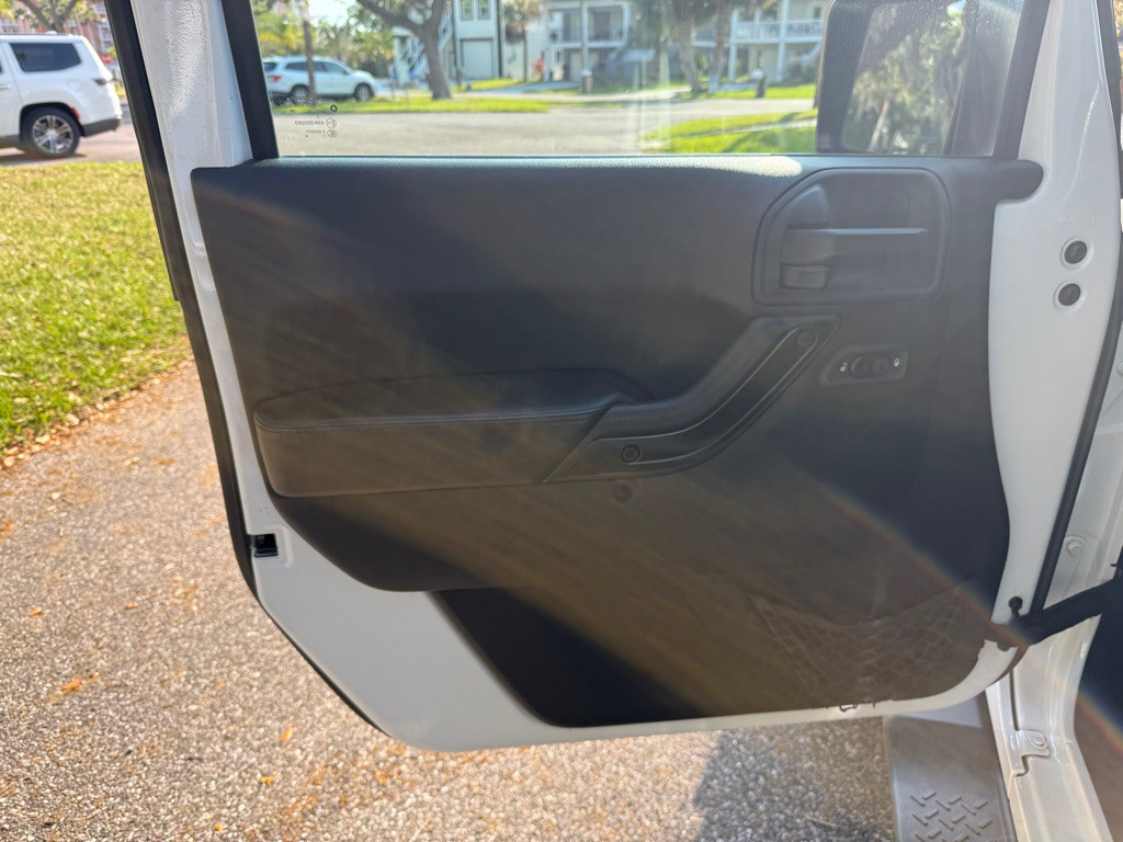 2017 Jeep Wrangler Unlimited Image 11