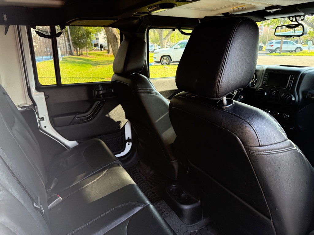2017 Jeep Wrangler Unlimited Image 16