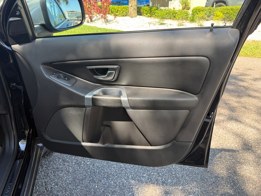 2014 Volvo XC90 Image 23