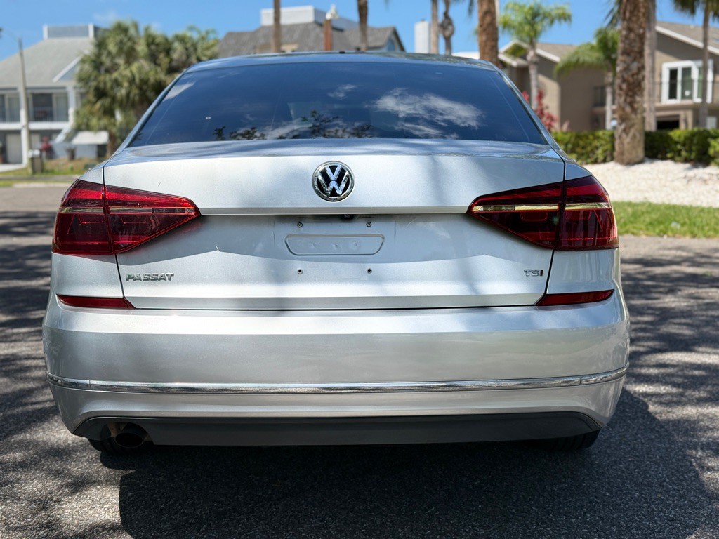 2018 Volkswagen Passat Image 4